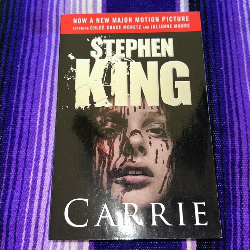 Stephen King 'Carrie' Paperback Book